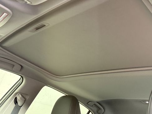 Used 2021 Toyota Camry SE w/ Convenience Package image 18