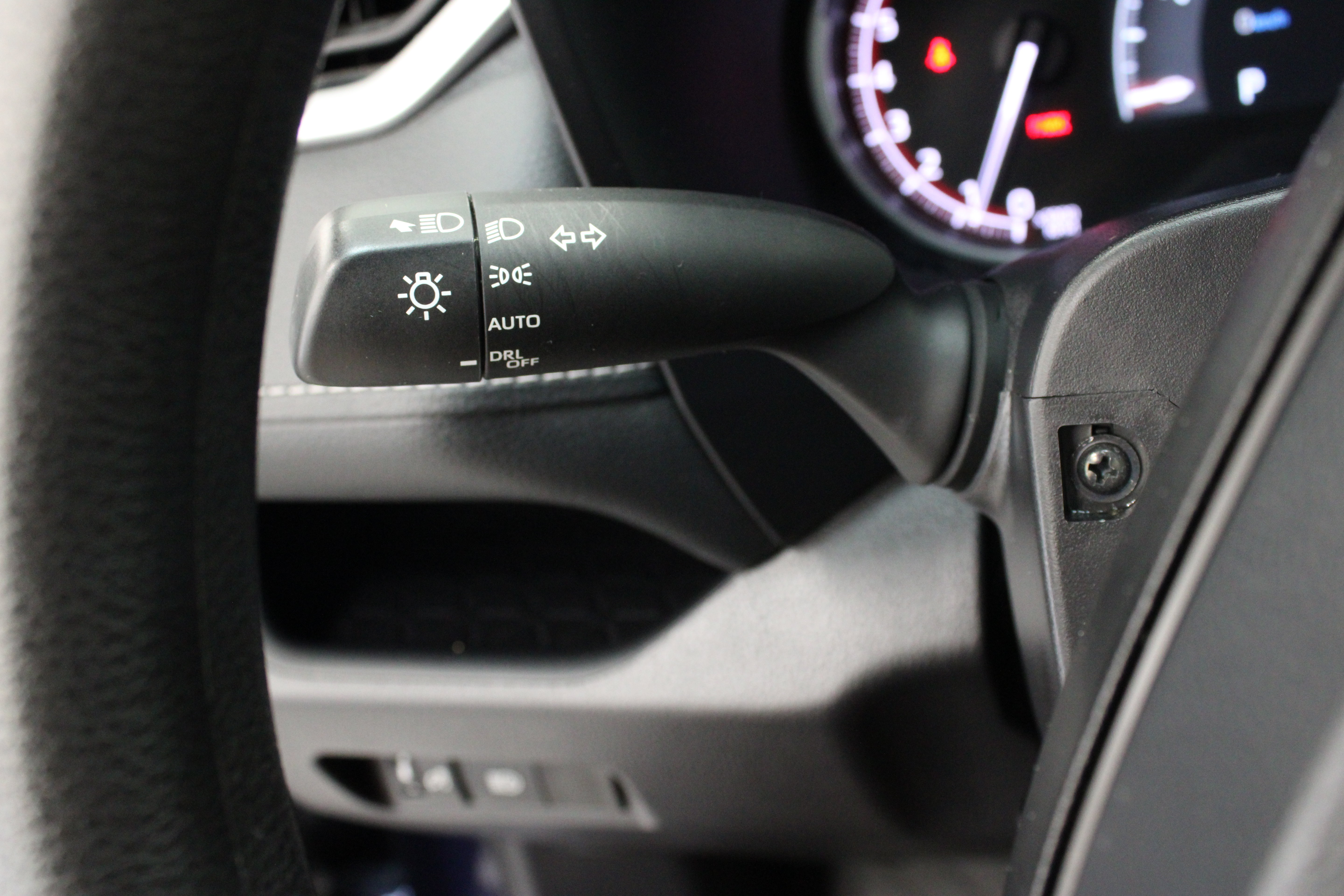 Used 2025 Toyota RAV4 XLE FWD image 25
