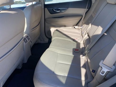 Used 2016 Nissan Rogue SL image 5