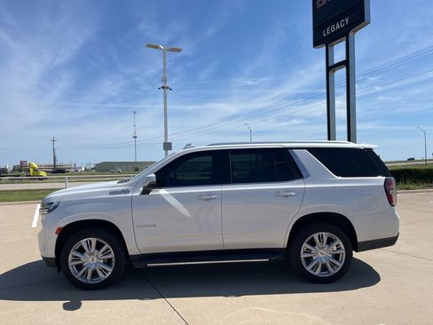Used 2021 Chevrolet Tahoe High Country AWD/4WD image 3