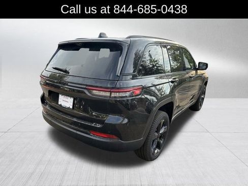 New 2025 Jeep Grand Cherokee Limited w/ Luxury Tech Group II RWD image 5