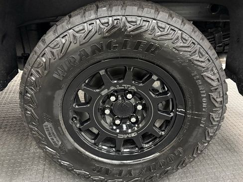 New 2026 GMC Sierra 1500 AT4X w/ AT4X AEV Edition image 10