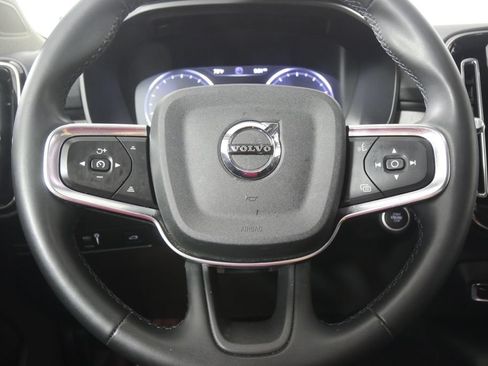 Used 2022 Volvo XC40 T5 Inscription w/ Climate Package AWD/4WD image 19