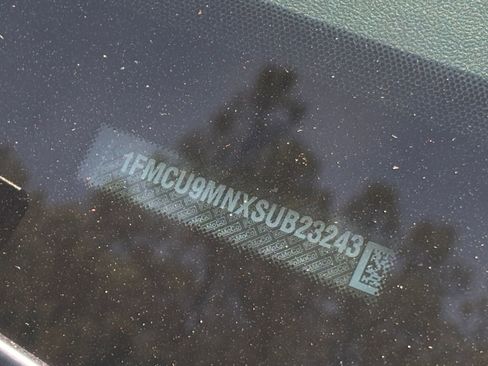 Used 2025 Ford Escape ST-Line image 29