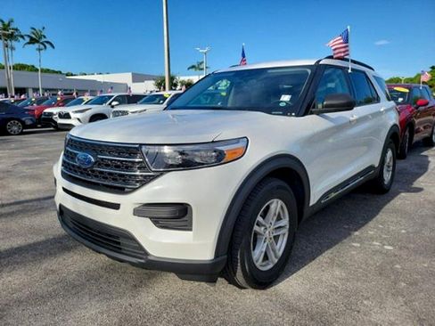 Used 2024 Ford Explorer XLT RWD image 7