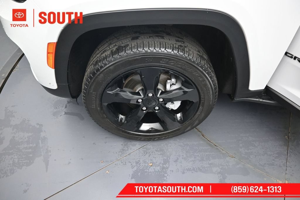 Used 2023 Jeep Grand Cherokee Limited w/ Luxury Tech Group II AWD/4WD image 41