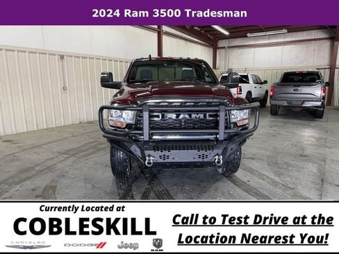 Used 2024 RAM 3500 Tradesman w/ Chrome Appearance Group AWD/4WD image 2