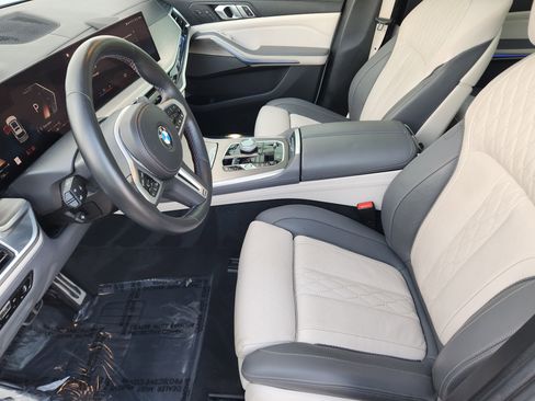 Used 2023 BMW X7 M60i w/ Executive Package image 12