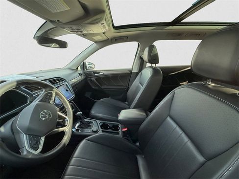 Used 2022 Volkswagen Tiguan SE image 7