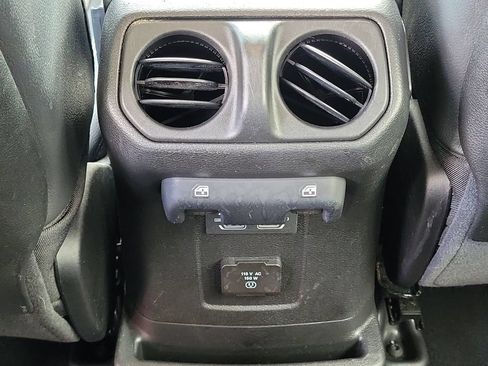 Used 2024 Jeep Wrangler Unlimited Sahara AWD/4WD image 12