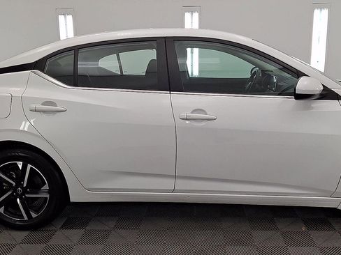Used 2024 Nissan Sentra SV image 5