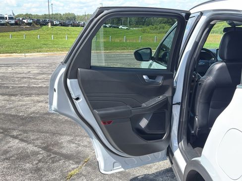 Used 2025 Ford Escape Platinum AWD/4WD image 30