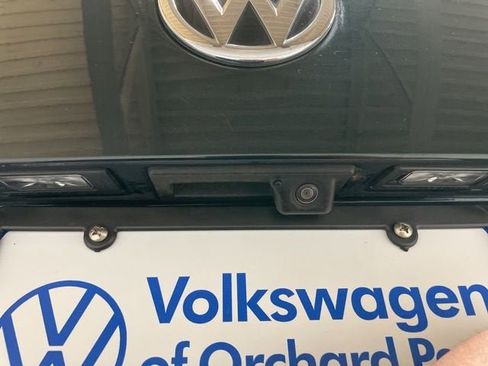 Used 2018 Volkswagen Tiguan SE w/ Panoramic Sunroof Package AWD/4WD image 8