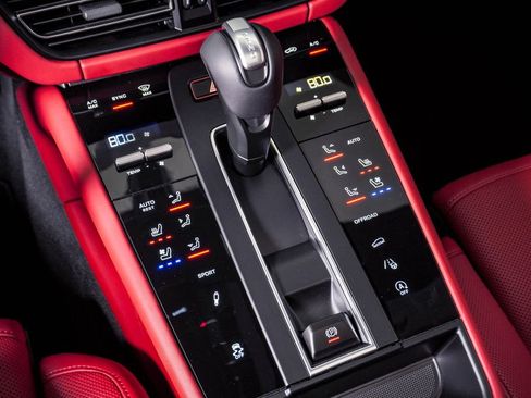 New 2026 Porsche Macan S image 24