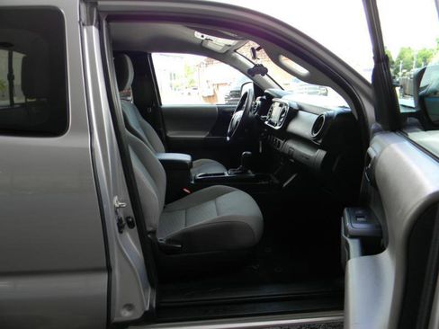 Used 2020 Toyota Tacoma SR w/ SR Convenience Package AWD/4WD image 14