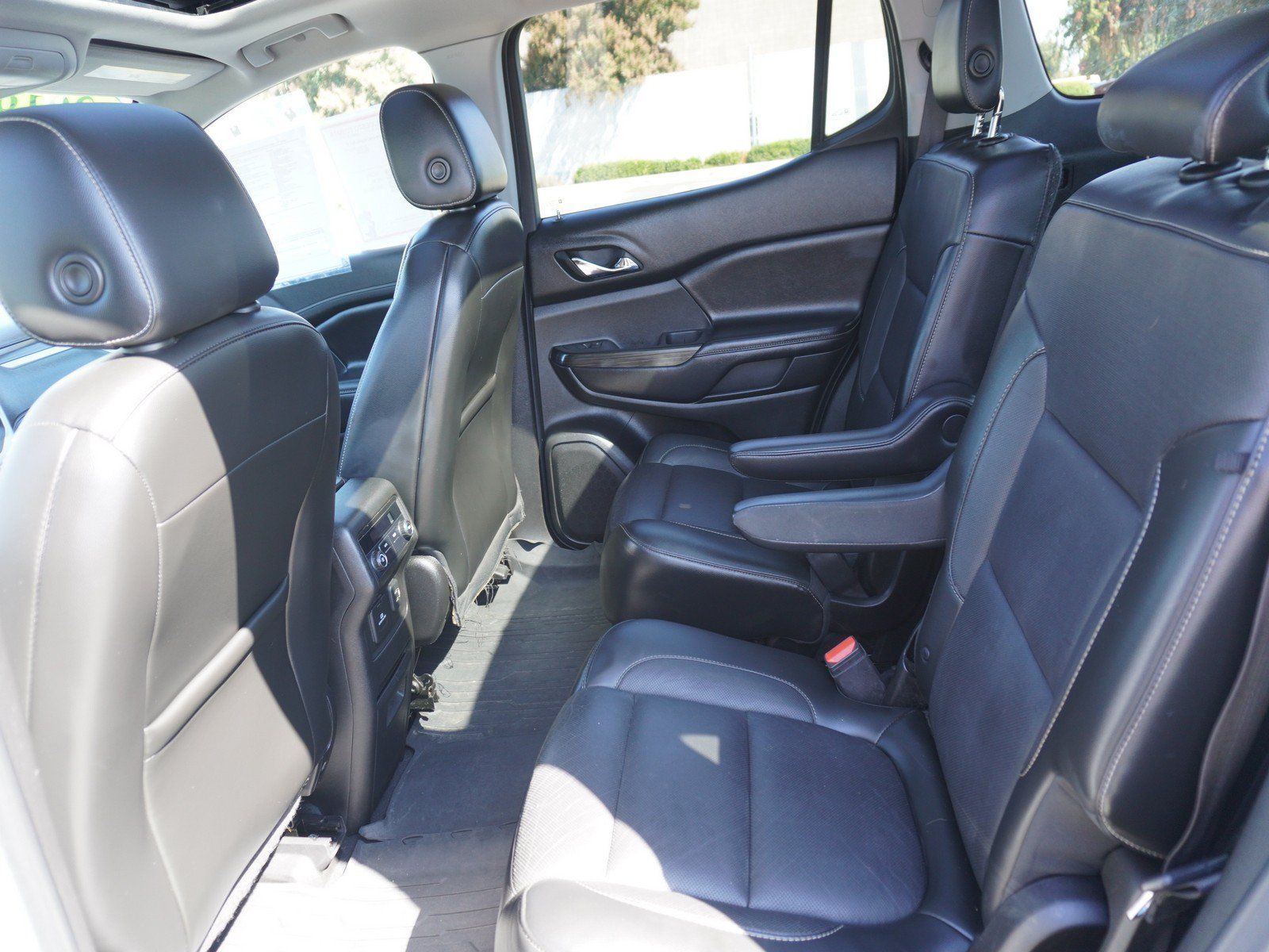 Used 2019 GMC Acadia SLT AWD/4WD image 13