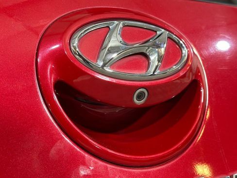 Used 2013 Hyundai Veloster w/ Style Pkg image 32