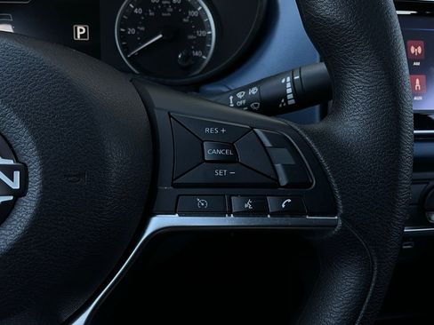 Used 2025 Nissan Versa SV image 30