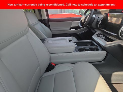 Used 2025 Ford Expedition Active AWD/4WD image 11