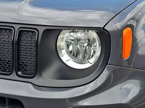 Used 2023 Jeep Renegade Altitude AWD/4WD image 9