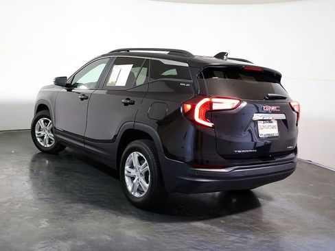Used 2023 GMC Terrain SLE AWD/4WD image 2