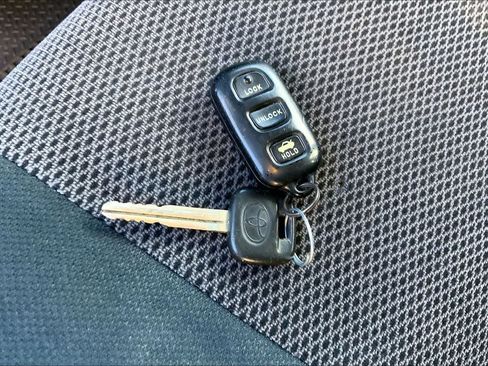 Used 2004 Toyota Camry SE FWD image 19