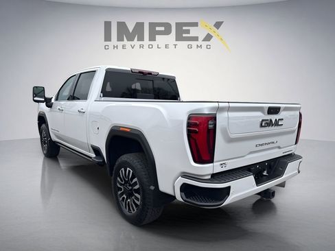 Used 2024 GMC Sierra 3500 Denali Ultimate AWD/4WD image 3