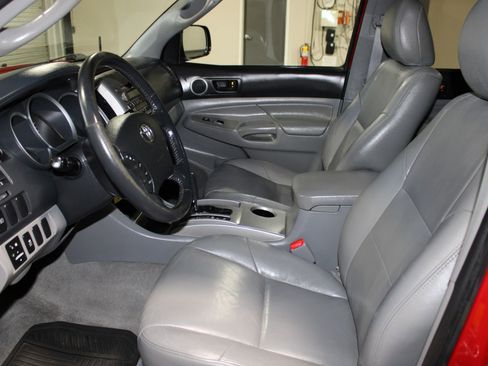 Used 2011 Toyota Tacoma PreRunner w/ SR5 Pkg #2 RWD image 22