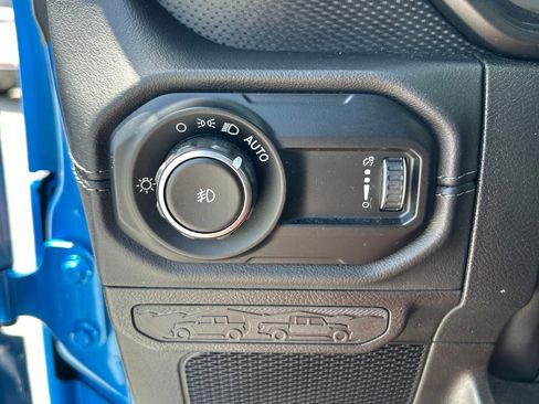 Used 2024 Jeep Wrangler Unlimited Rubicon 392 image 39