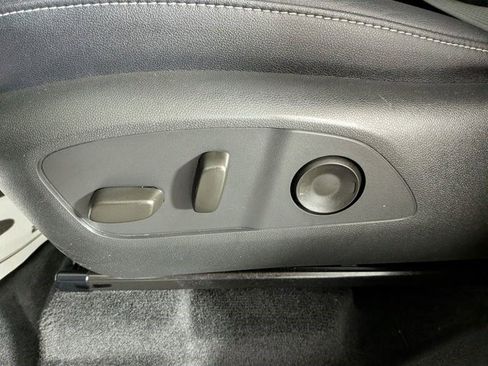 Certified 2025 Chevrolet Traverse LT image 18