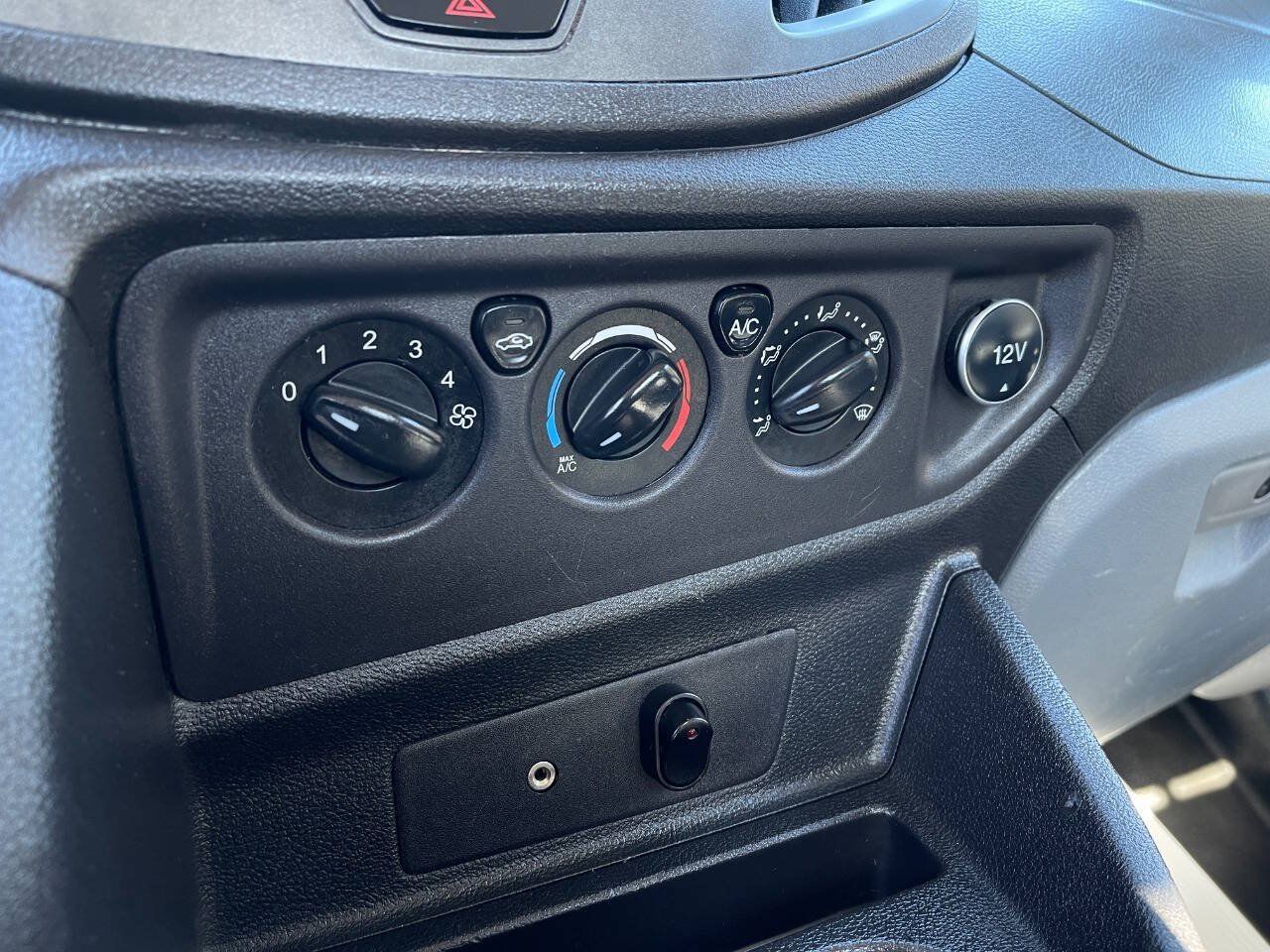 Used 2018 Ford Transit 250 138 RWD image 15