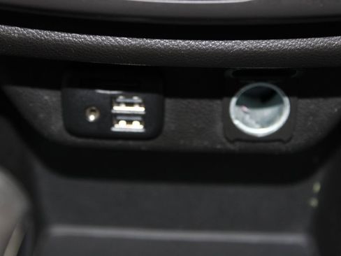 Used 2021 Chevrolet Traverse RS FWD image 48