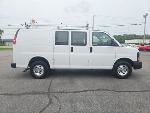 Used 2015 Chevrolet Express 2500 RWD image 5