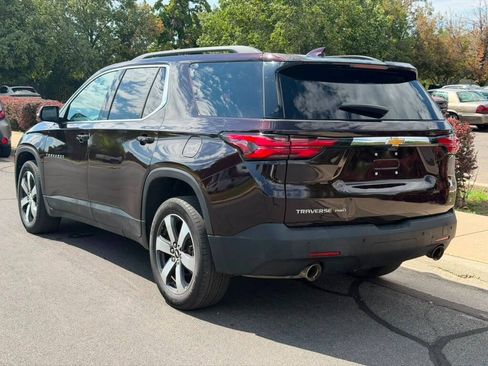 Used 2023 Chevrolet Traverse LT w/ LT Premium Package AWD/4WD image 3