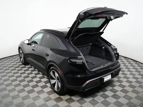 Certified 2025 Porsche Macan 4 Electric image 33