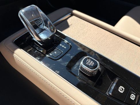 Used 2026 Volvo XC90 B6 Plus w/ Protection Package image 18