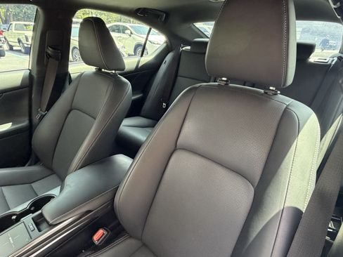 Used 2024 Lexus IS 350 F Sport RWD image 18