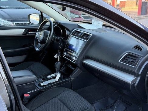 Used 2019 Subaru Outback 2.5i Premium image 15