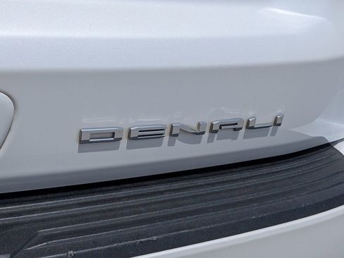 Used 2022 GMC Yukon XL Denali AWD/4WD image 35