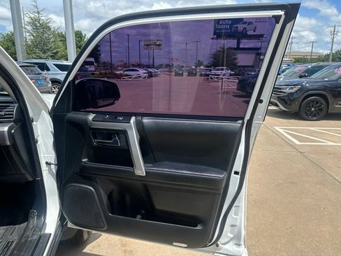 Used 2020 Toyota 4Runner SR5 Premium w/ Moonroof Package RWD image 20