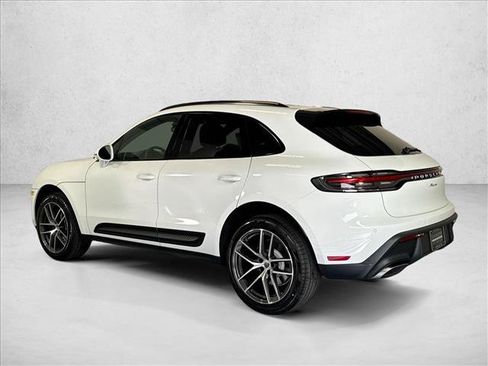 Used 2026 Porsche Macan AWD/4WD image 3