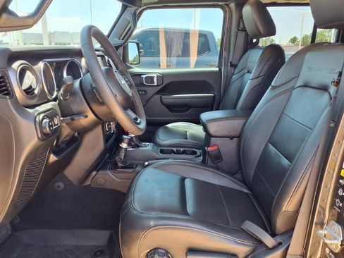 Used 2023 Jeep Gladiator Sport AWD/4WD image 18