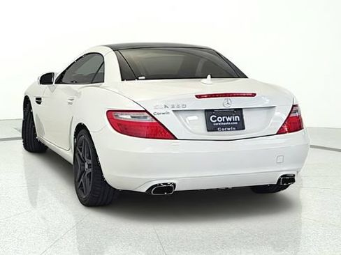 Used 2014 Mercedes-Benz SLK 250 image 4