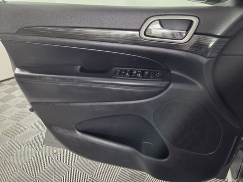 Certified 2021 Jeep Grand Cherokee Laredo X image 23