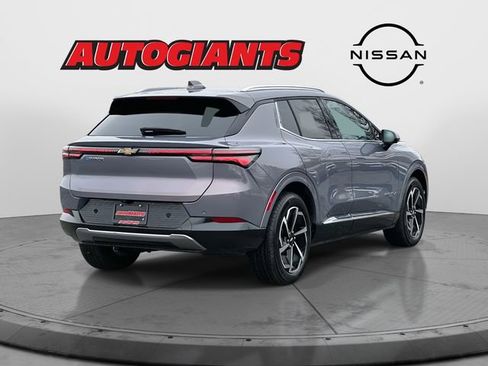 Used 2025 Chevrolet Equinox EV LT image 2