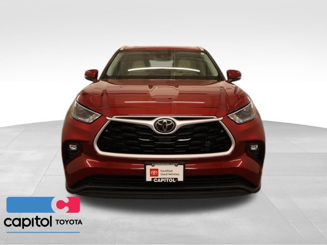 Used 2022 Toyota Highlander XLE AWD/4WD image 6