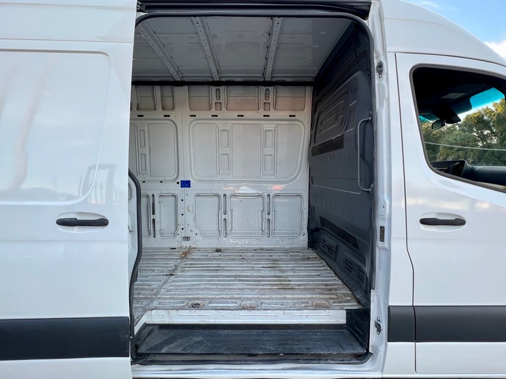 Used 2019 Freightliner Sprinter 2500 RWD image 40