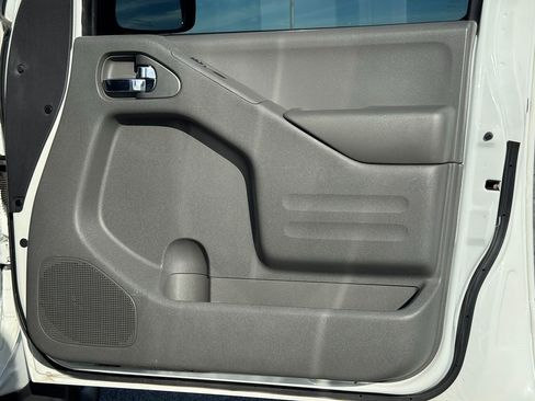 Used 2019 Nissan Frontier SV image 19