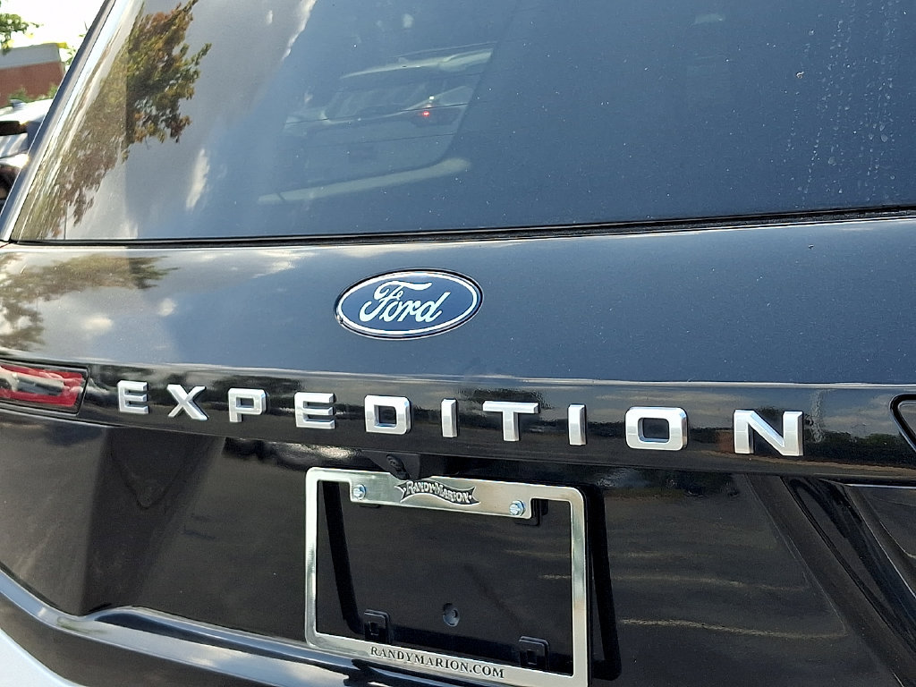 Used 2025 Ford Expedition Platinum AWD/4WD image 30