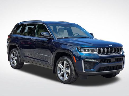 New 2026 Jeep Grand Cherokee Limited w/ Trailer Tow Package AWD/4WD image 15
